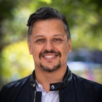 Hernando Santamaria Garcia headshot