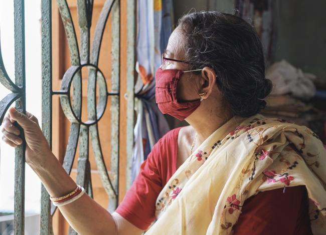 lady wearing mask during covid