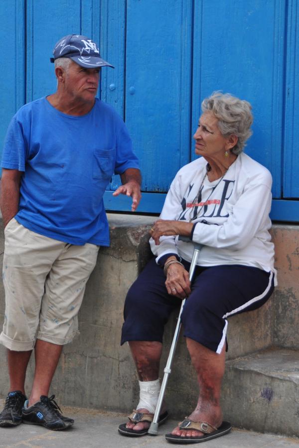 Cuban older adults in conversation
