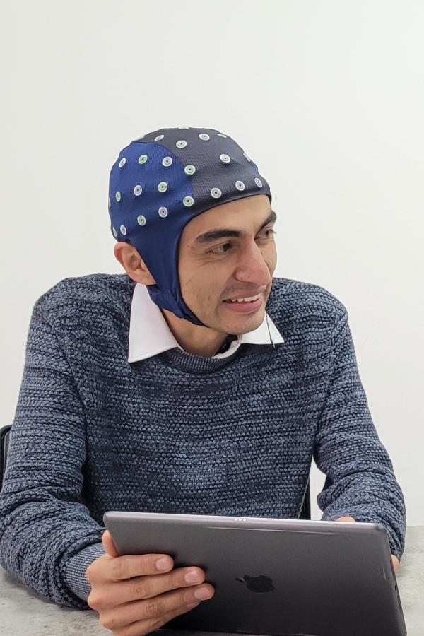 Two Colombian neuroscience students engage in research