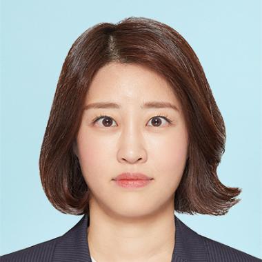 Hanna Cho headshot 