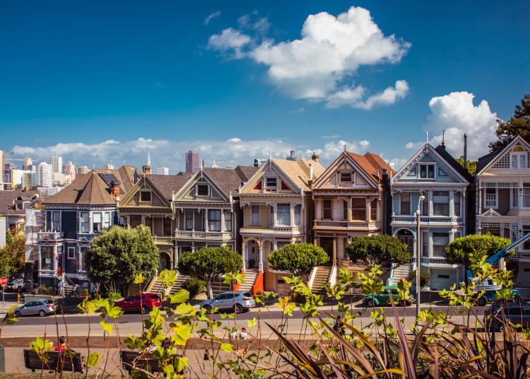 Image of Victorian homes in San Francisco