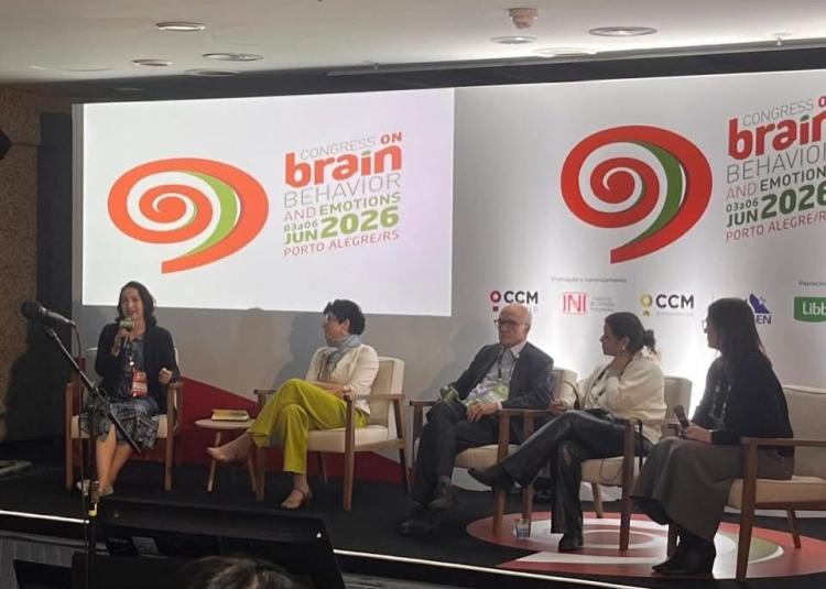 Panelists participate in a discussion during the Congress on Brain, Behavior, and Emotions in Porto Alegre.